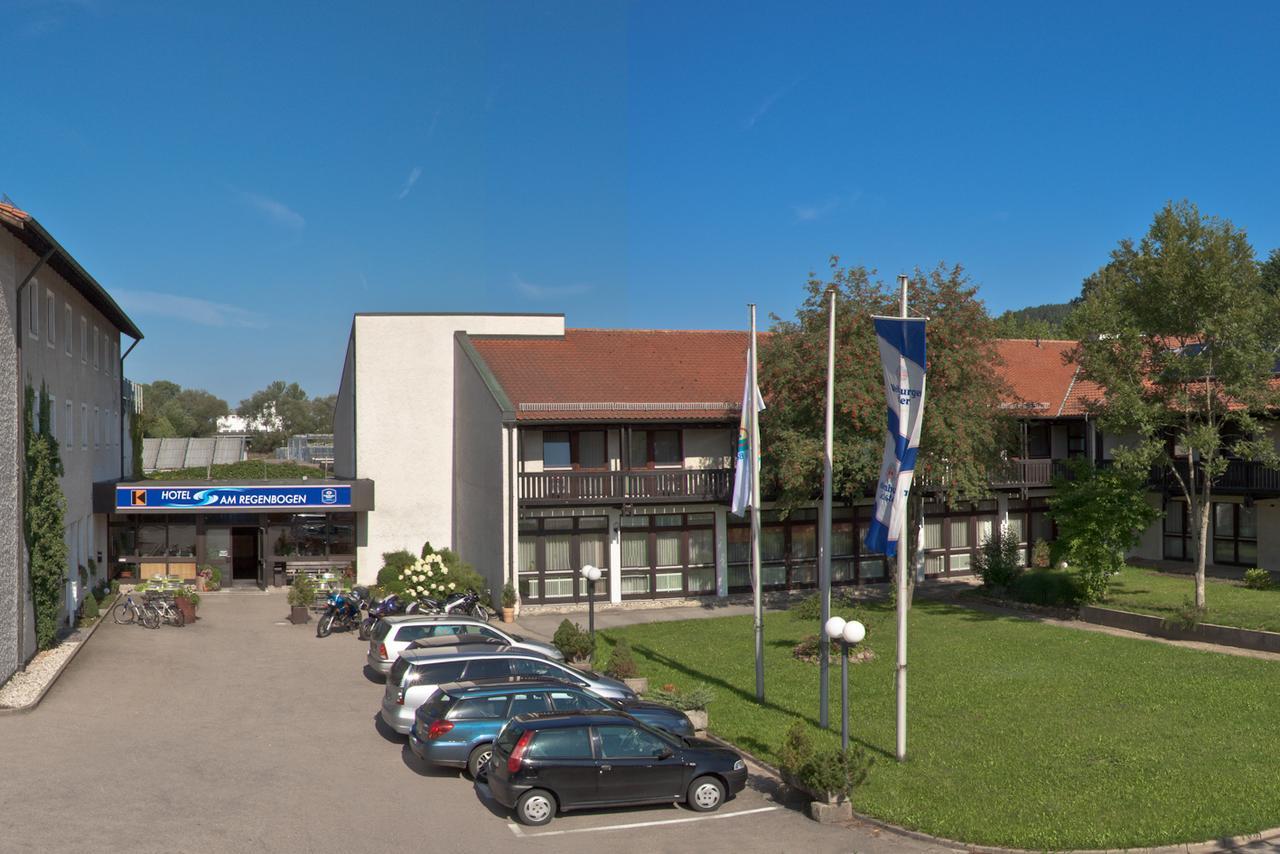 Hotel Am Regenbogen Кам Екстериор снимка