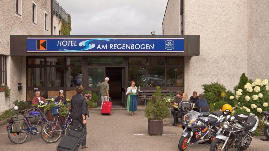 Hotel Am Regenbogen Кам Екстериор снимка